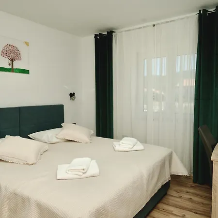 Apartment Lana Bristivica Exterior photo